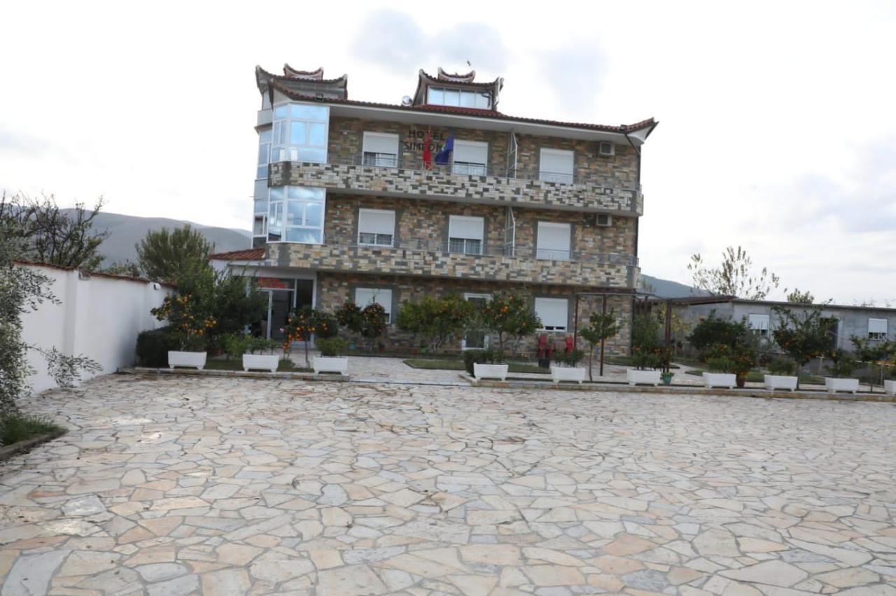 Guest House Simeone Berat Exterior photo