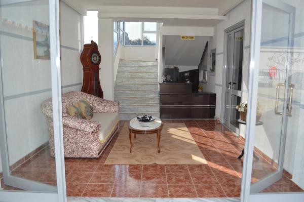 Guest House Simeone Berat Exterior photo
