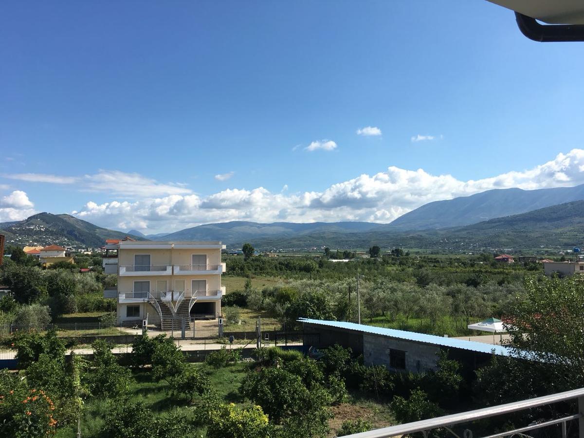 Guest House Simeone Berat Exterior photo
