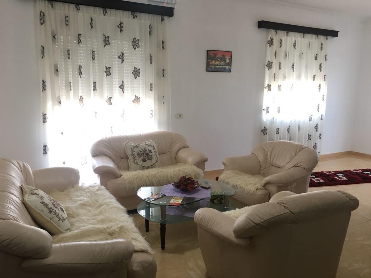 Guest House Simeone Berat Exterior photo