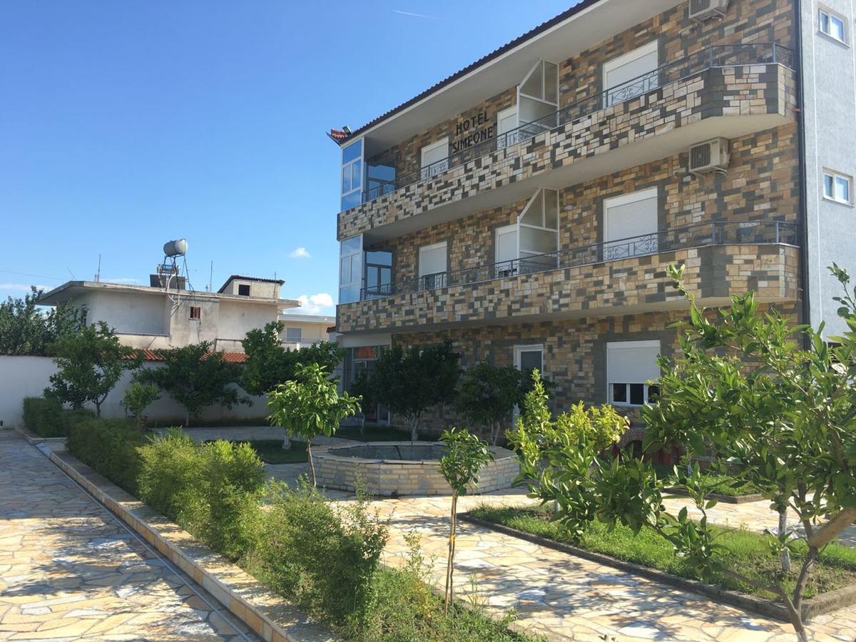 Guest House Simeone Berat Exterior photo