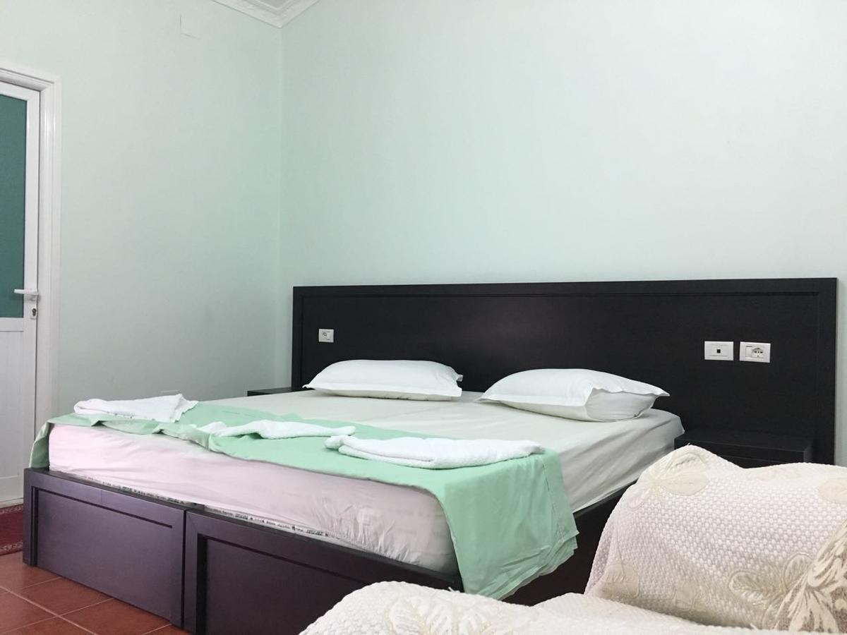 Guest House Simeone Berat Exterior photo