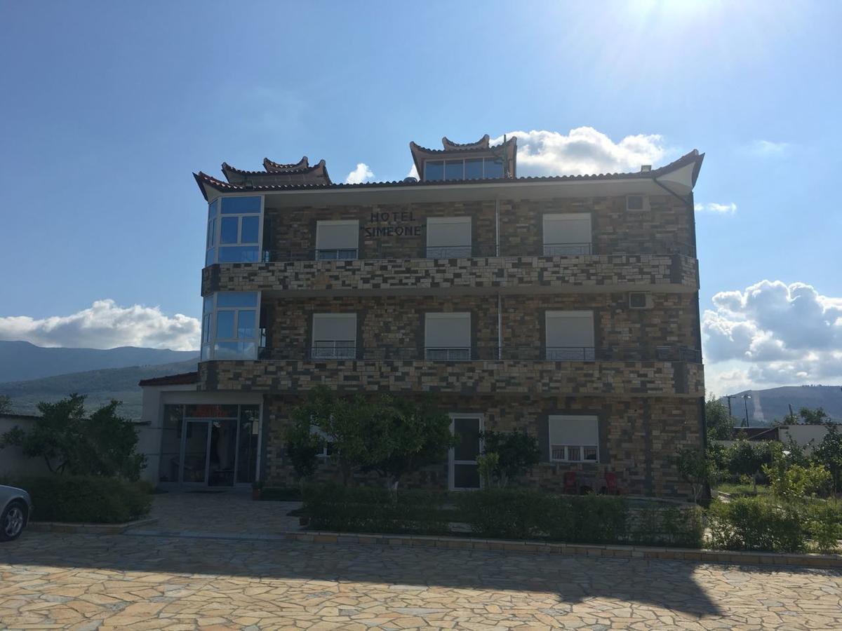 Guest House Simeone Berat Exterior photo